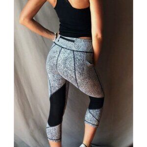 Lululemon Pace Rival Crop Leggings Jacquared White Black Size 6 (22") Pocket